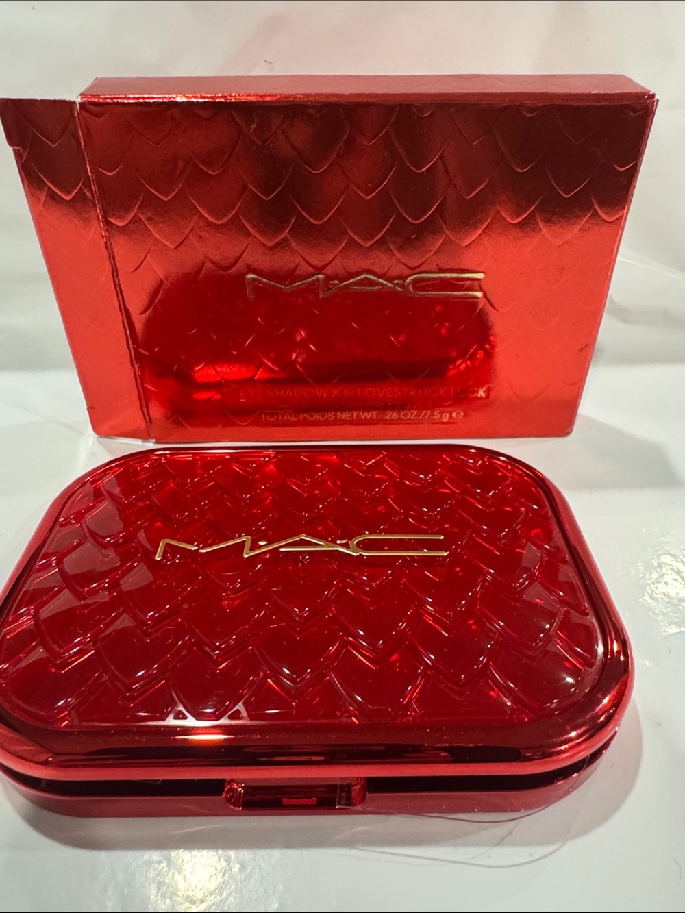 MAC Red Metallic Eyeshadow Palette - Lovestruck Luck